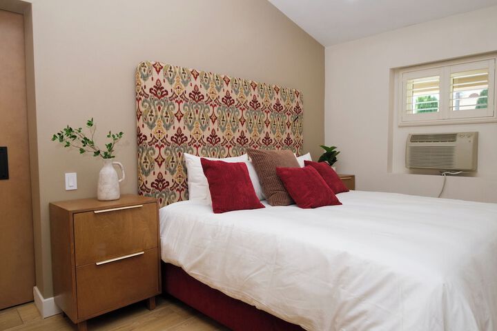 1 King Bed Suite (6 of 10)