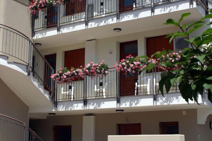 Hotel 79 of 79