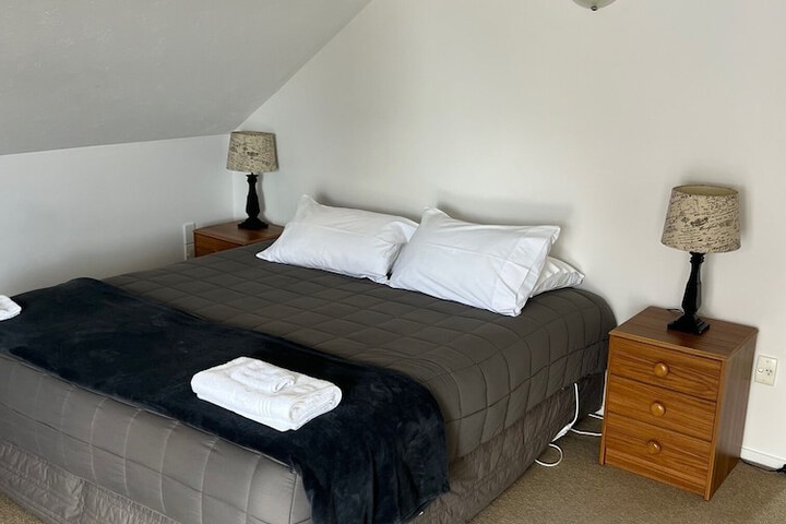 Room 10 of 34