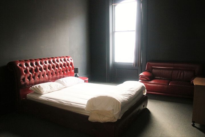 Room 10 of 68