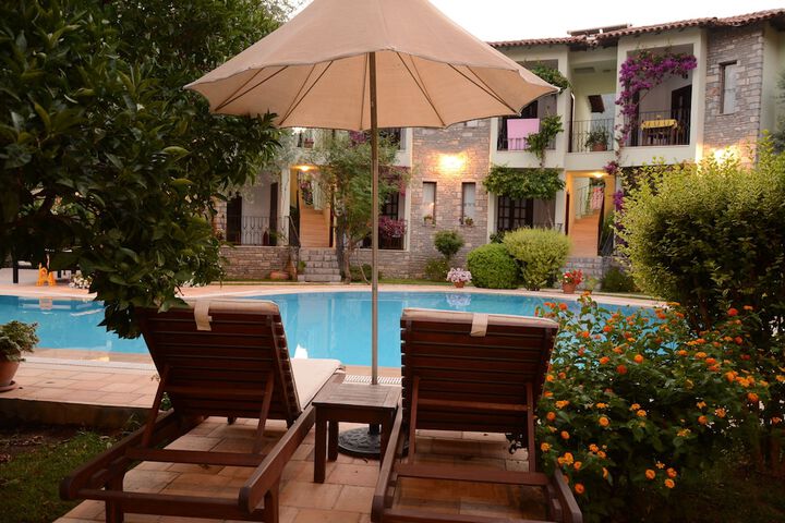 Pool Hotel