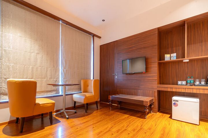 Room 8 of 60