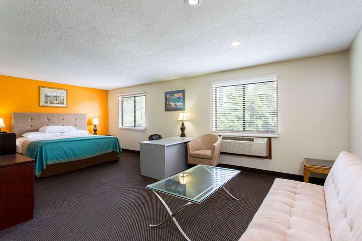 2 Double Beds (1 of 7)