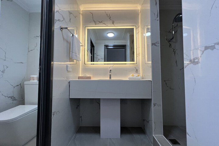 Room 29 of 49