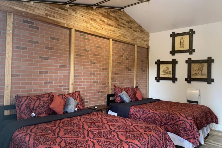 Room 8 of 28