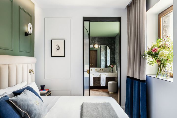 Room 12 of 87