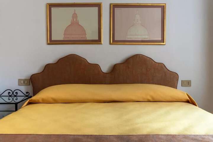 Room 4 of 65