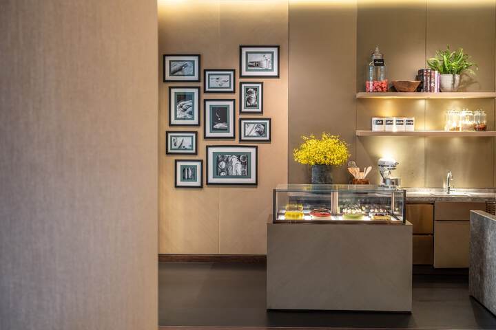 Hotel Interior 14 of 121