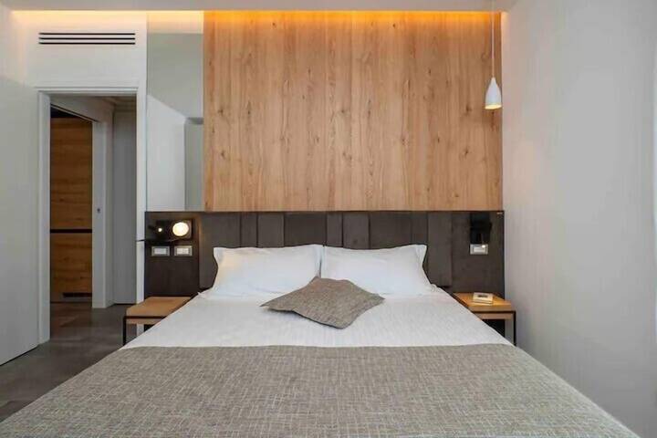 Room 5 of 54