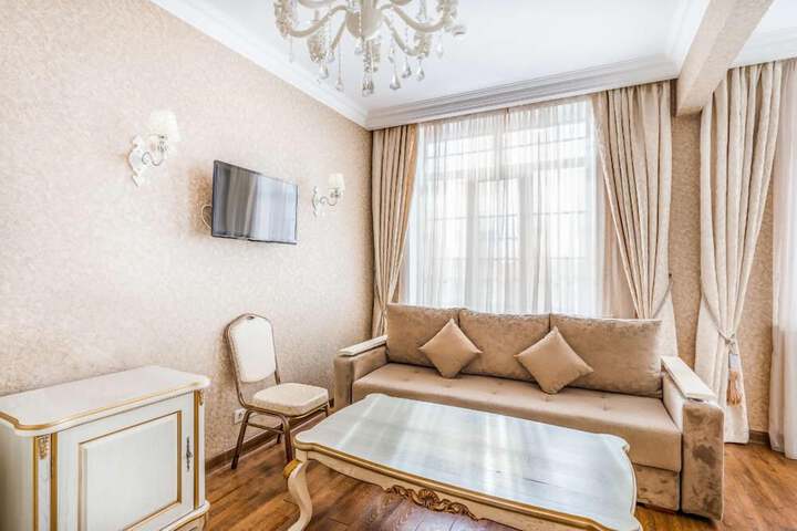 Room 43 of 94