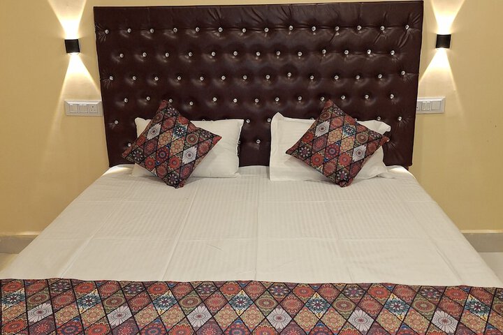 Room 3 of 16
