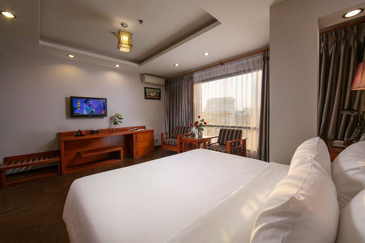 Room 28 of 83