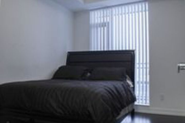 Room 9 of 21