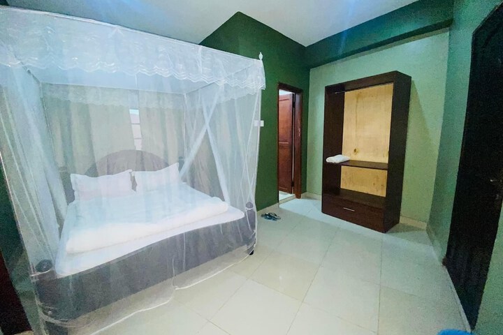 Room 7 of 15