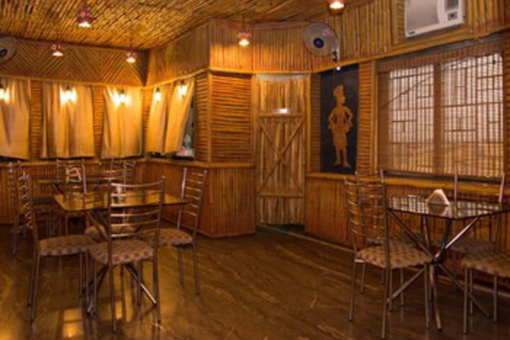 Dining 14 of 24