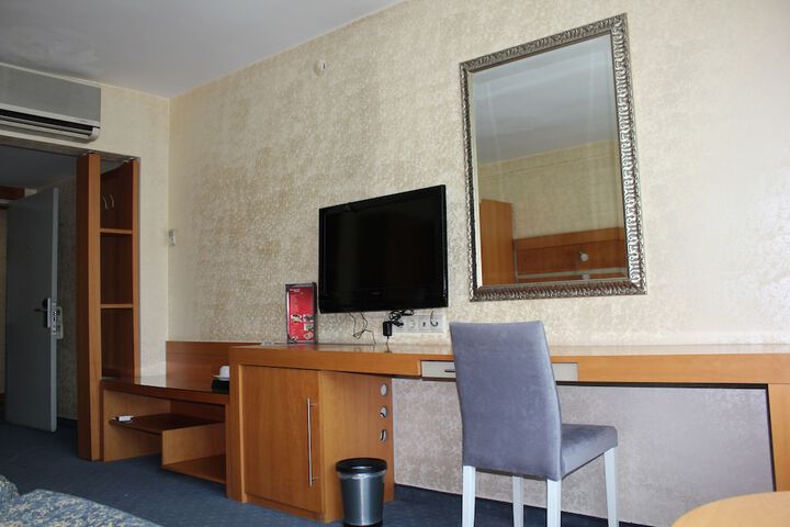 Room 25 of 58