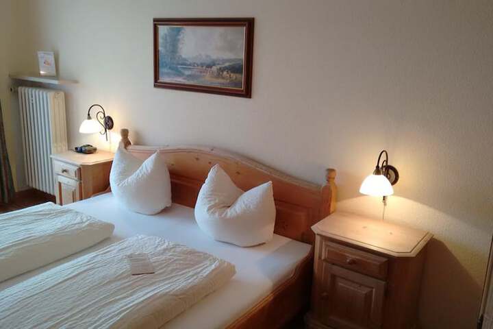 Room 17 of 36