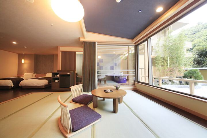 Room 21 of 105
