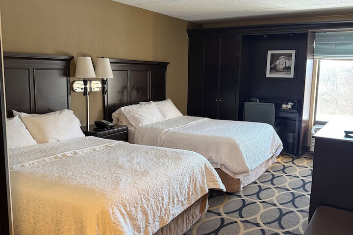 Room 13 of 32