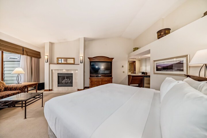 Room 7 of 115