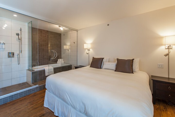 Room 51 of 73