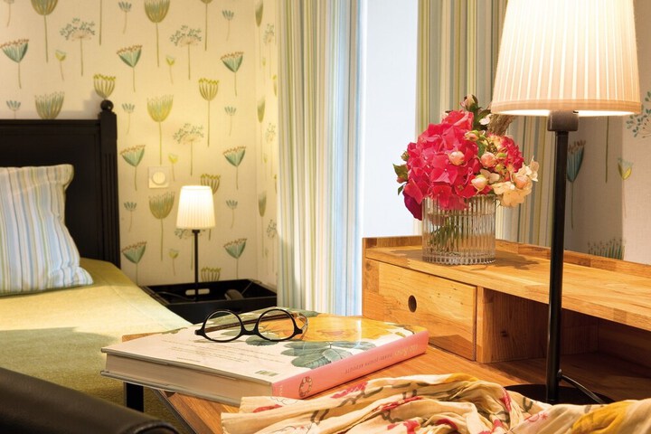 Room 28 of 61