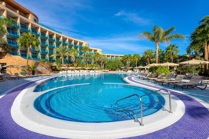 Pools & Facilities