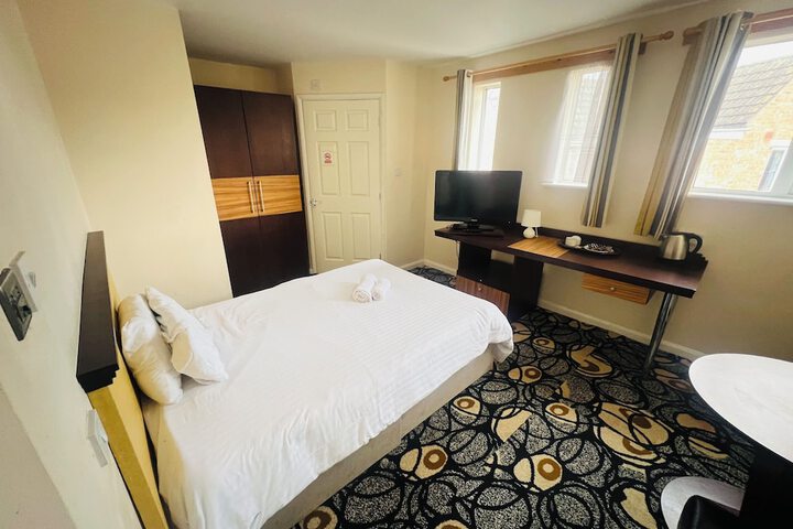 Room 13 of 40