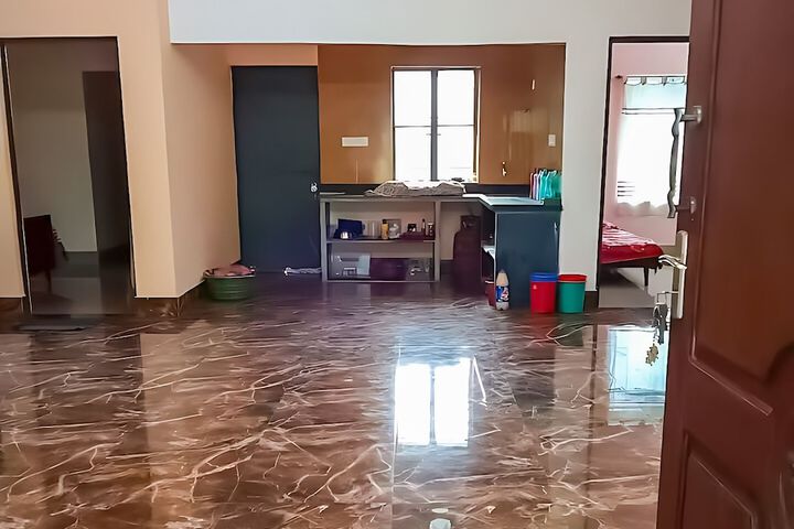 Room 11 of 22