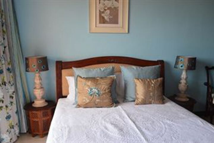 Room 4 of 16