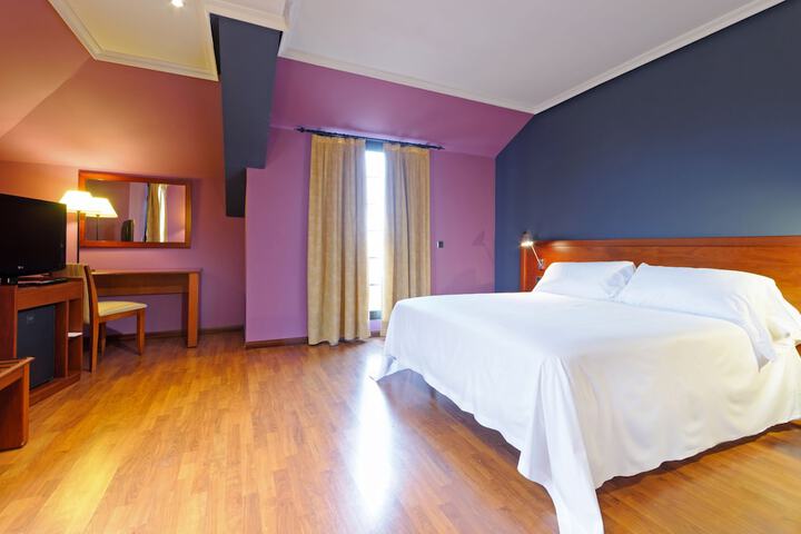 Room 6 of 68