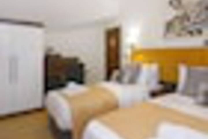 Room 32 of 171