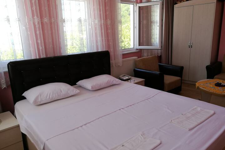 Room 13 of 24
