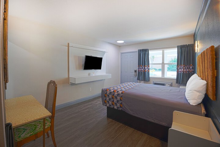 1 King Bed with Kitchenette (3 of 68)