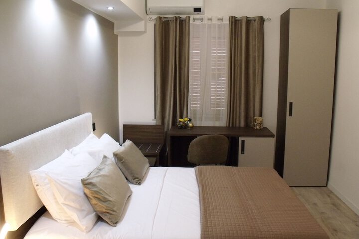 Room 18 of 30