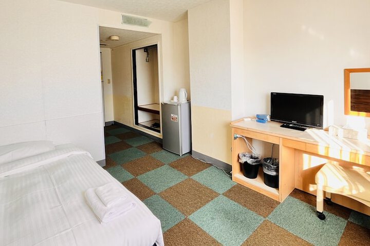 Room 8 of 91