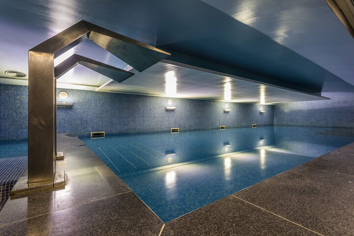 Pool 44 of 87