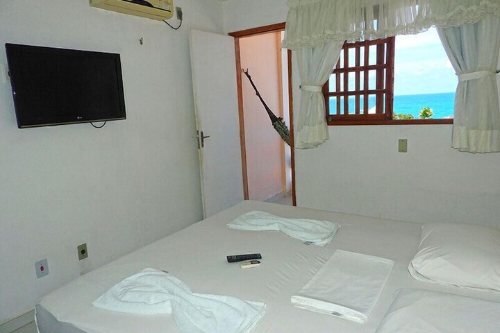 Room 6 of 40