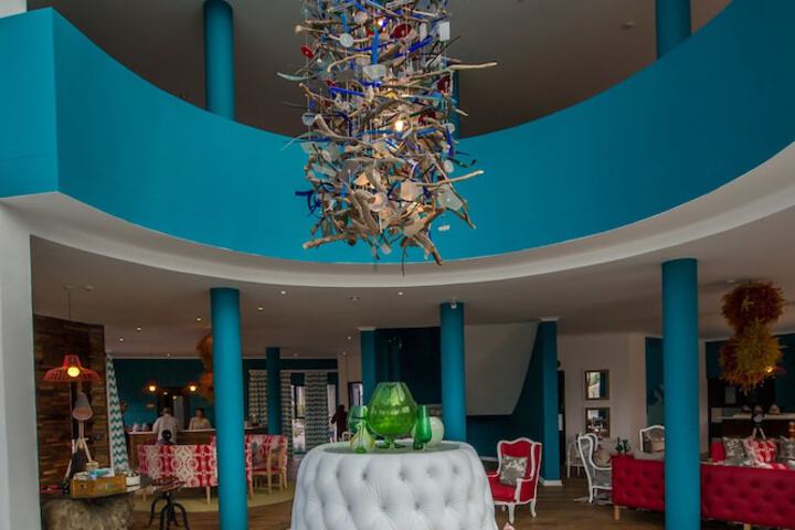 Guest Lobby