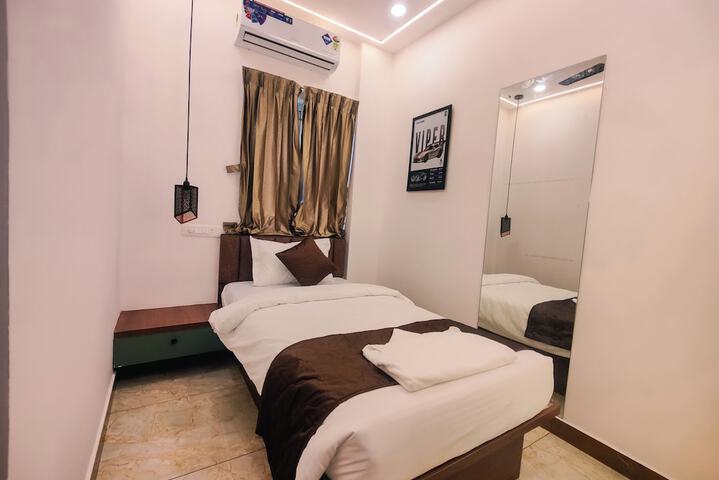 Room 19 of 32