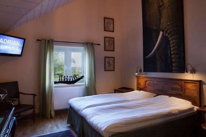 Room 21 of 104