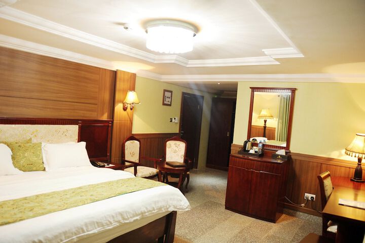 Room 7 of 30