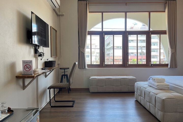 Room 27 of 63