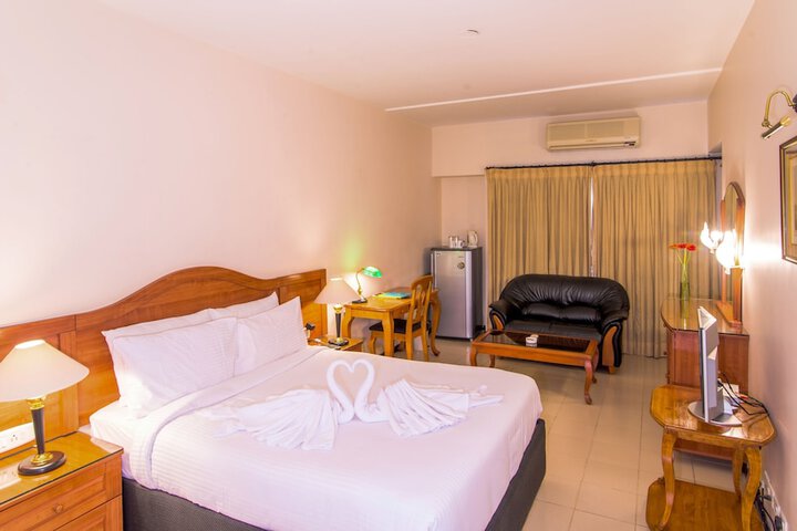 Room 3 of 39