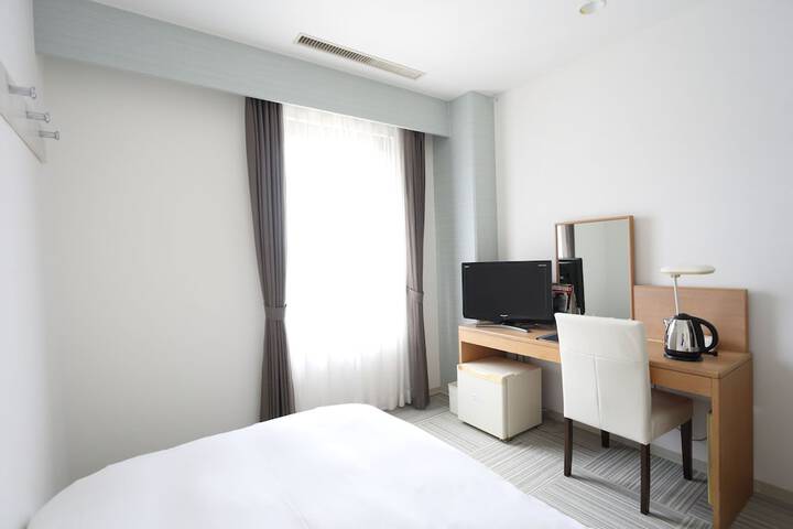 Room 9 of 52