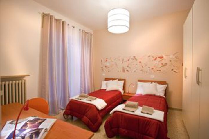 Room 5 of 10