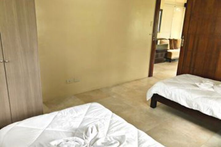 Room 25 of 60