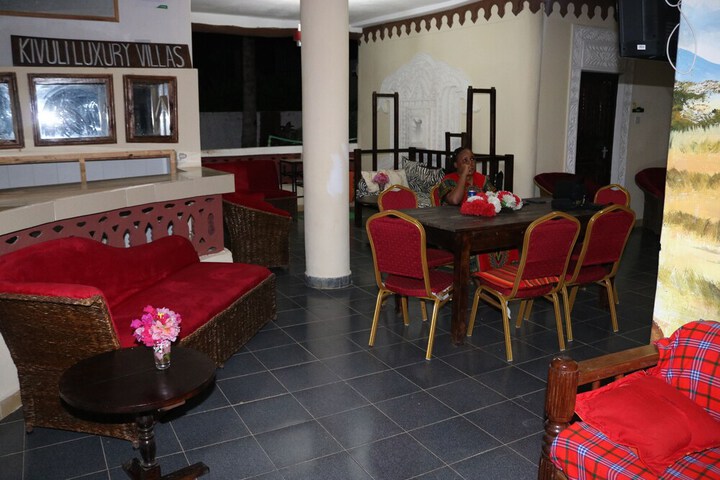 Room 8 of 15
