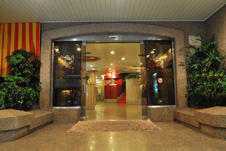 Hotel 2 of 53