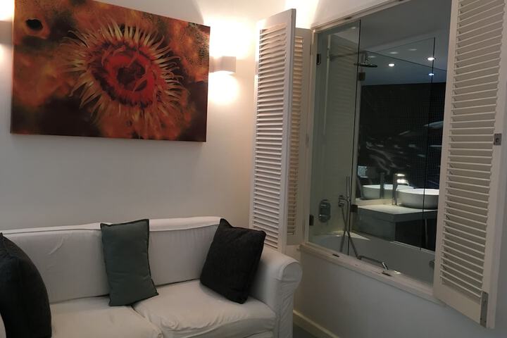 Room 10 of 26